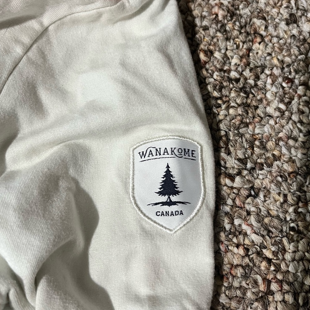 Women’s size medium Wanakome hoodie